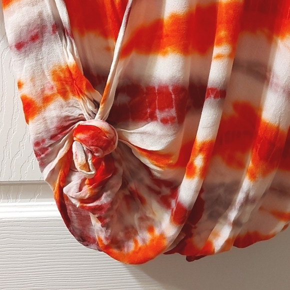 Young Fabulous & Broke Tie Dye Knotted Front Top Oversized - Picture 5 of 6